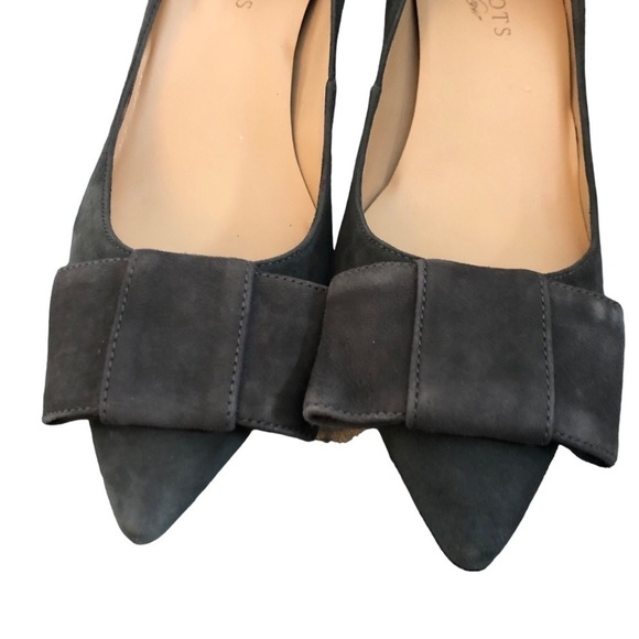 Talbots Suede Leather Pumps Sz. 7.5B Bow Toe Gray Pointy Toe Low Kitten Heel - Picture 2 of 8